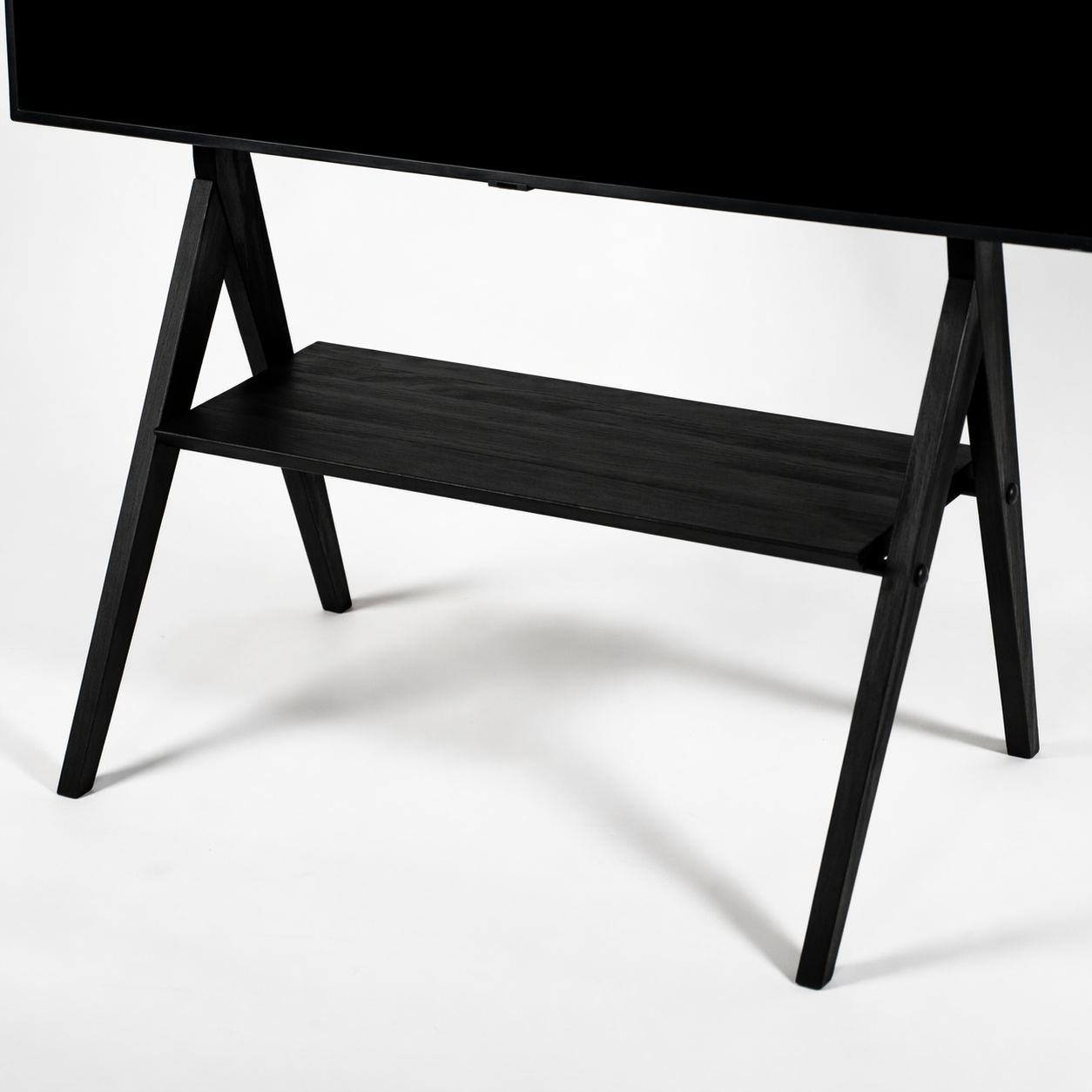 kaya-tv-stander-hylde-sort-front.jpg
