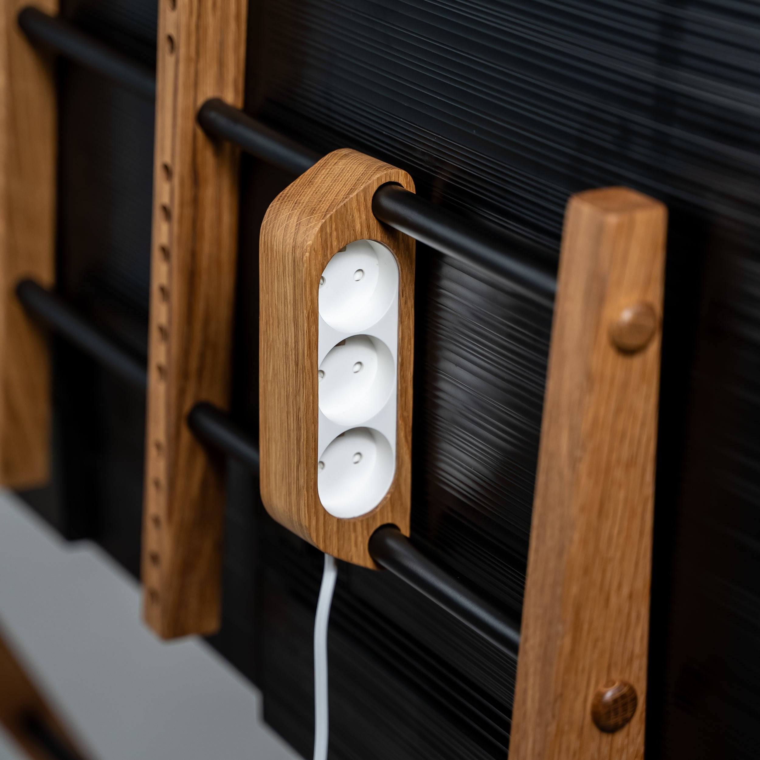 STIKDÅSE - Eg (TV stander)