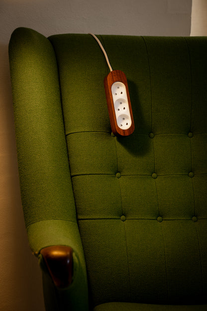 Power strip in wood – Walnut