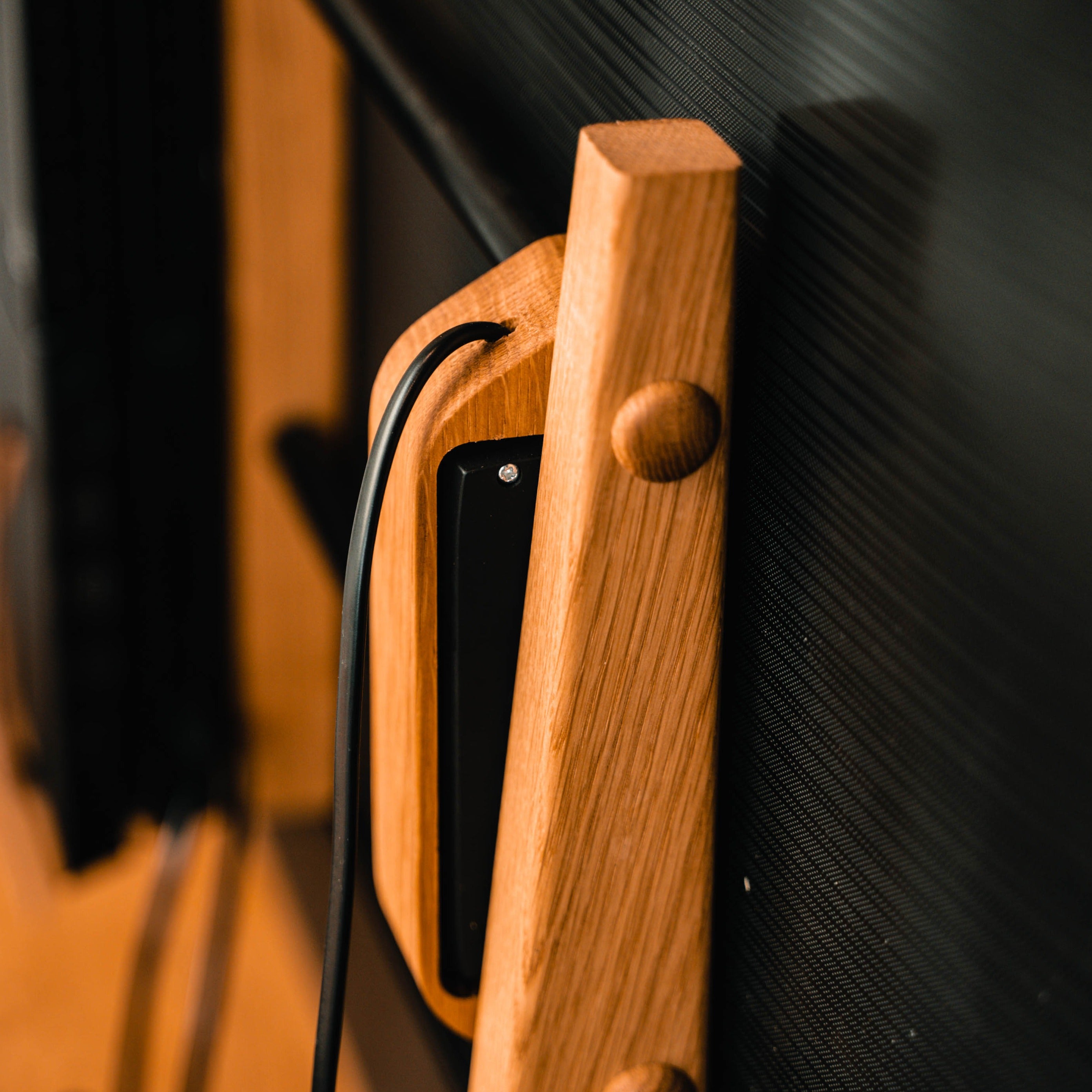 SOCKET - Oak (TV stand)